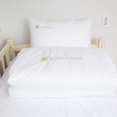 24 Guesthouse Sinchon Hongdae Seoul Room photo