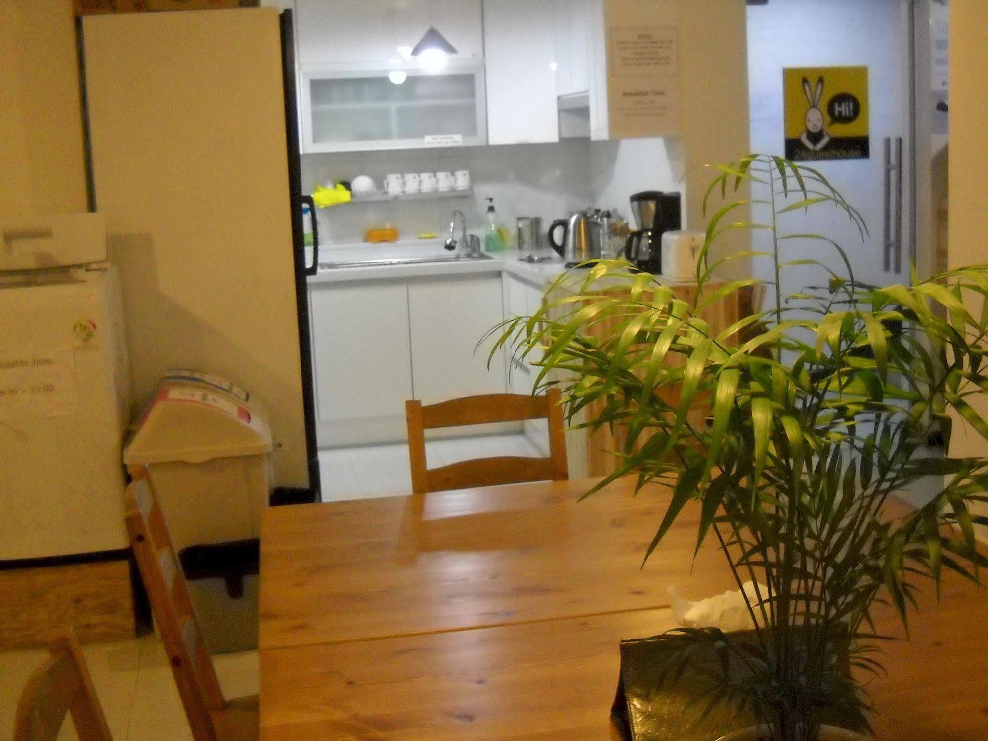 24 Guesthouse Sinchon Hongdae Seoul Exterior photo