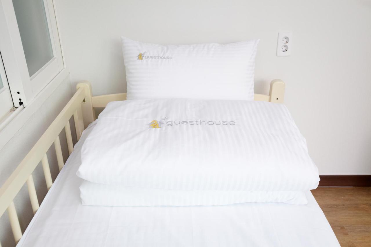 24 Guesthouse Sinchon Hongdae Seoul Room photo